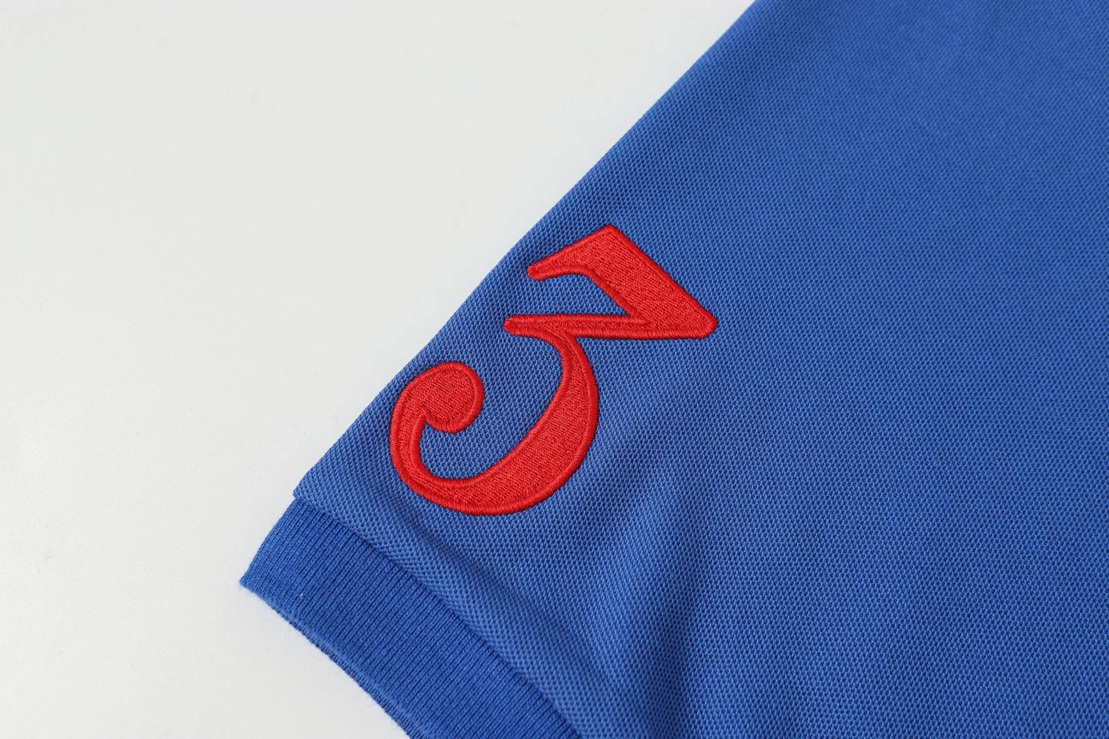 P150 Style No.: A012 [Ralph Lauren Classic Logo Embroidered Polo Shirt] ✅250g fine cotton pique fabric, custom-woven and dyed threads ✅Original stickers Scan the QR code to enter the official website ✅Large version, loose and stylish, can wear up to 210 pounds Color: Black White Navy Blue Sky Blue Dark Gray Floral Gray Size: S-XL